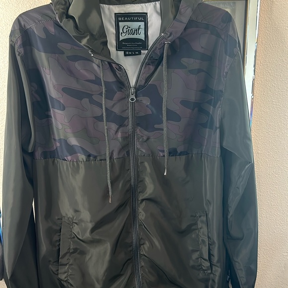 BEAUTIFUL GIANT - GREEN & CAMO WIND/RAIN JACKET - Picture 1 of 5